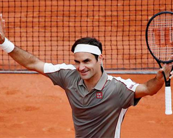 French Open: Federer returns with easy win