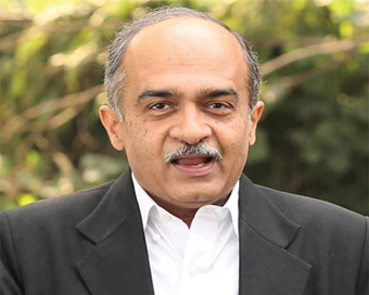 Notice to Prashant Bhushan on contempt plea (File photo)