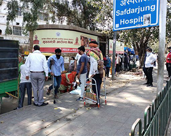 Ruckus at Delhi hospital: Man threatens to sprinkle 