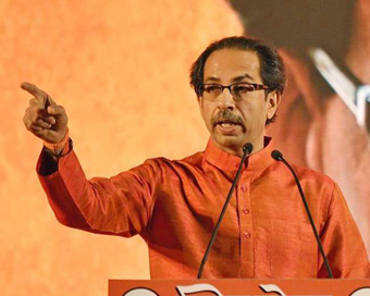 Centre biased towards Karnataka: Uddhav Thackeray