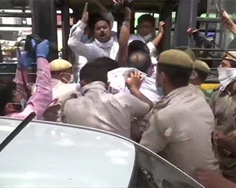 AAP workers protesting against fuel hike detained