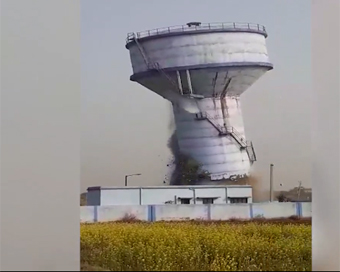 Water tank collapses in Bengal, video goes viral