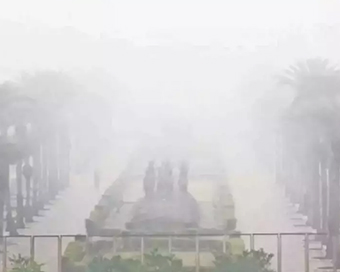 Dense fog in Delhi