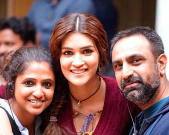 Actress Kriti Sanon with "Mimi" crew