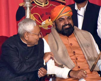 Bihar Poltics : Nitish Kumar Govt to bring no confidence motion against Speaker on February 10