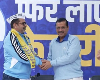 UPSC coach Avadh Ojha joins AAP