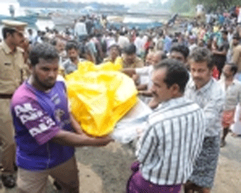 Central team in Kerala to assess Cyclone Ockhi damages