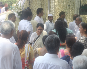 New Delhi: People pay tribute to former Delhi Chief Minister Sheila Dikshit at Congress headquarter in New Dlehi on July 21, 2019. (Photo: IANS)