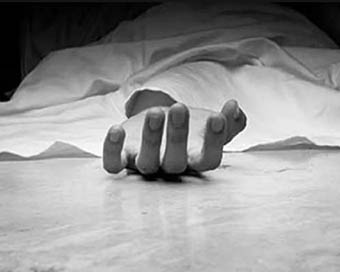 Woman jumps from Delhi hospital, dies