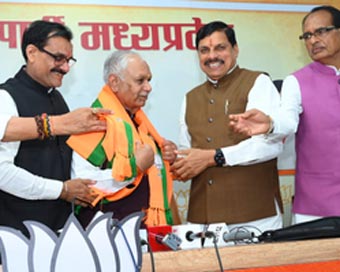 Jolt to Congress in MP as Suresh Pachouri, several party leaders join BJP