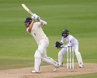 Zack Crawley remains 171* at Stumps