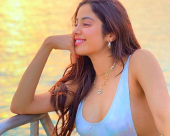 Janhvi Kapoor creates waves in sexy cut-out monokini